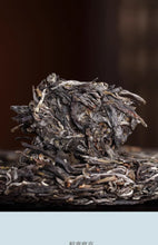 Charger l'image dans la galerie, 2024 MengKu RongShi "Bing Dao - Lao Zhai Tou Cai" (Bingdao - Laozhai Region - 1st Picking) 400g Puerh Raw Tea Sheng Cha