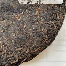 Load image into Gallery viewer, 2005 XiaGuan &quot;8673&quot; (Thick Wrapper Simplified Chinese Characters) Cake 357g Puerh Raw Tea Sheng Cha