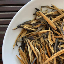 Charger l'image dans la galerie, 2025 Early Spring Black Tea "Da Jin Zhen" (Giant Golden Needle - Golden Bud) A Grade, Loose Leaf Tea, Dian Hong, FengQing, Yunnan