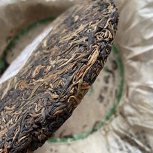 Load image into Gallery viewer, 2006 DianGui "Jing Mai - Qian Nian Gu Shu" (Jingmai Mountain - Millennial Old Tree) Cake 357g, Puerh Sheng Cha Raw Tea, Mengku
