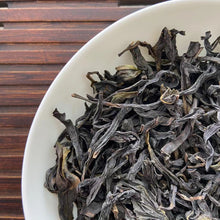Load image into Gallery viewer, 2024 Early Spring FengHuang DanCong "Ya Shi Xiang" (Duck Poop Fragrance) A++++ Grade, Medium-Heavy Roasted Oolong, Loose Leaf Tea, Chaozhou