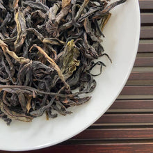 Load image into Gallery viewer, 2024 Spring FengHuang DanCong "Ya Shi Xiang" (Duck Poop Fragrance) A+ Grade, Medium Roasted Oolong, Loose Leaf Tea, Chaozhou