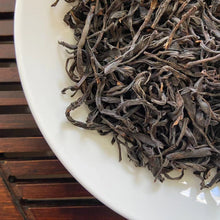 Load image into Gallery viewer, 2024 Black Tea "Mei Zhan - Tou Chun"  (Meizhan - Early Spring), Loose Leaf Tea, Dian Hong Processing Method, Fujian