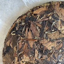 Load image into Gallery viewer, 2017 YueTai "Lao Bai Cha - Shou Mei" (Old White Tea - Shoumei ) Cake 350g Fuding BaiCha, Fujian Province.