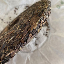 Load image into Gallery viewer, 2017 YueTai "Lao Bai Cha - Shou Mei" (Old White Tea - Shoumei ) Cake 350g Fuding BaiCha, Fujian Province.