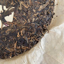 Load image into Gallery viewer, 2005 LiuDaChaShan "Bu Lang Shan - Ye Sheng Cha - Te Ji" (Bulang Mountain - Wild Tea - Special Grade) Cake 357g Puerh Raw Tea Sheng Cha, Menghai.