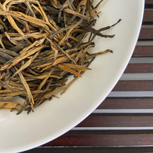 Charger l'image dans la galerie, 2025 Black Tea "Song Zhen - Tou Chun - Te Ji" (Pine Like Needle - Early Spring - Special) A++ Grade, Loose Leaf Tea, Dian Hong, FengQing, Yunnan