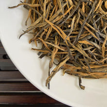 Charger l'image dans la galerie, 2025 Black Tea "Song Zhen - Tou Chun - Te Ji" (Pine Like Needle - Early Spring - Special) A++ Grade, Loose Leaf Tea, Dian Hong, FengQing, Yunnan