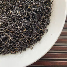 Laden Sie das Bild in den Galerie-Viewer, 2025 Early Spring Black Tea "Jiu Qu Hong Mei" (Jiuqu Red Plum) A+ Grade, Long Jing Material, Hong Cha, ZheJiang Province