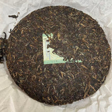 Cargar imagen en el visor de la galería, 2016 DaYi "8582" Cake 357g Puerh Sheng Cha Raw Tea (Batch 1601)
