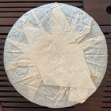 Load image into Gallery viewer, 2005 FuHai "Ba Da Shan - Ye Sheng Cha" (Bada Mountain - Wild Tea) Cake 357g Puerh Raw Tea Sheng Cha