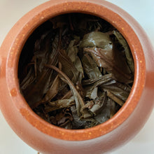 Load image into Gallery viewer, 2006 QingYun &quot;Yi Wu Zheng Shan&quot; (Yiwu Mountain) Cake 357g Puerh Raw Tea Sheng Cha