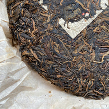 Load image into Gallery viewer, 1999 CNNP Puerh - LaoTongZhi "Hong Yin - Cai Fei - Dan Fei" (Red Mark - Cut Mark - Single Fei) Cake 380g Puerh Raw Tea Sheng Cha