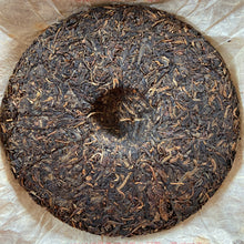 Load image into Gallery viewer, 2005 TuLinFengHuang &quot;Wu Liang Shan - Lao Shu Chun Cha&quot; (Wuliang Mountain - Spring Old Tree) Cake 357g Puerh Raw Tea Sheng Cha