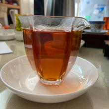 Load image into Gallery viewer, 2006 JingLong "Yi Wu Zheng Shan - Qiao Mu" (Yiwu Mountain - Arbor) Cake 357g Puerh Raw Tea Sheng Cha