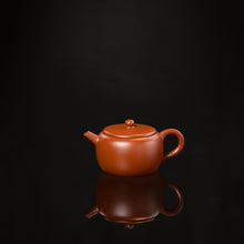 Load image into Gallery viewer, Yixing &quot;Ping Guo&quot; (Apple) Teapot in Xiao Mei Yao Zhu Ni Clay