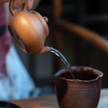 Load image into Gallery viewer, Yixing "Jun De" Teapot in Original Ore Duan Ni Clay 100ml