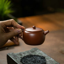 Load image into Gallery viewer, Yixing &quot;Ping Guo&quot; (Apple) Teapot in Xiao Mei Yao Zhu Ni Clay