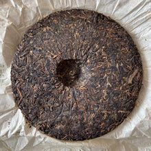 Load image into Gallery viewer, 2005 ChunHai "Meng Song - Gu Cha Shan - Kong Que" (Mengsong - Ancient Tea Mountain - Peacock) Cake 357g Puerh Sheng Cha Raw Tea