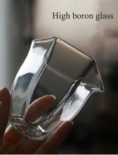 Laden Sie das Bild in den Galerie-Viewer, Borosilicate Glass Hexagon "Gong Dao Bei" (Pitcher) 230ml