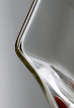 Laden Sie das Bild in den Galerie-Viewer, Borosilicate Glass Hexagon "Gong Dao Bei" (Pitcher) 230ml