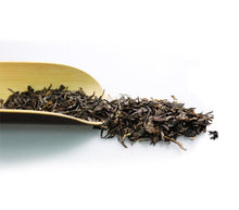 Laden Sie das Bild in den Galerie-Viewer, 2018 DaYi "Wang Shi" (Zodiac Dog) Cake 357g Puerh Sheng Cha Raw Tea - King Tea Mall