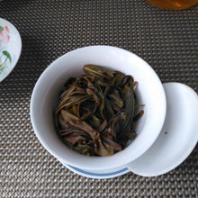 Laden Sie das Bild in den Galerie-Viewer, 2019 FengHuang DanCong "Xue Pian - Ya Shi Xiang" (Winter - Snowflake - Duck Poop Fragrance) A++++ Oolong,Loose Leaf Tea, Chaozhou
