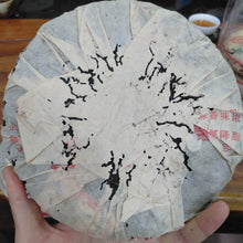 Load image into Gallery viewer, 2003 XingHai "Jing Mai Sheng Tai Yuan Cha" (Jingmai Organic Round Cake - 302 Batch) 357g Puerh Raw Tea Sheng Cha
