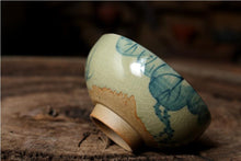 Laden Sie das Bild in den Galerie-Viewer, Celadon Glaze Porcelain, Tea Cups, 2 Kinds of Tea Cups 90cc.