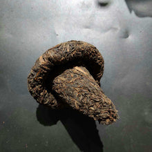 Load image into Gallery viewer, 2005 ChangTai "Lao Chen De Cha - Bu Lang" (Bulang Tuo) 250g Puerh Raw Tea Sheng Cha