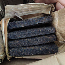 Load image into Gallery viewer, 2005 ChangTai "Meng Hai Cha Zhuan" (Menghai Brick) 250g Puerh Raw Tea Sheng Cha