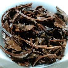 Load image into Gallery viewer, 2003 ChangTai "Yi Chang Hao - Jing Pin" (Yiwu) 400g Puerh Raw Tea Sheng Cha