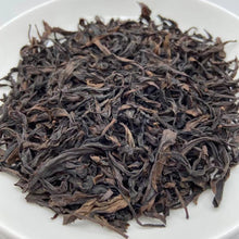 Load image into Gallery viewer, Spring &quot;Que She&quot;(Sparrow Tongue) Heavy-Roasted A++ Grade Wuyi Yancha Oolong Tea