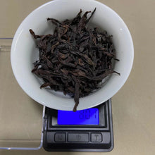 Load image into Gallery viewer, Spring &quot;Que She&quot;(Sparrow Tongue) Heavy-Roasted A++ Grade Wuyi Yancha Oolong Tea