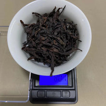 Load image into Gallery viewer, Spring "Que She"(Sparrow Tongue) Heavy-Roasted A++ Grade Wuyi Yancha, Rock / Cliff Oolong Tea