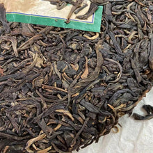 Load image into Gallery viewer, 2002 TaiLian "Ji Nian" (Commemoration of 2002 International Puer Tea Seminar) Cake 400g Puerh Sheng Cha Raw Tea