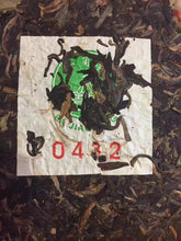 Load image into Gallery viewer, 2004 LiMing "0432" 1st Batch Cake 357g Puerh Sheng Cha Raw Tea