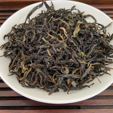 Load image into Gallery viewer, 2021 Winter FengHuang DanCong &quot;Xue Pian - Ya Shi Xiang&quot; (Snowflake - Duck Poop Fragrance) A++++ Grade Oolong, Medium-Roasted, Loose Leaf Tea, Chaozhou