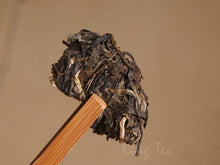 Load image into Gallery viewer, 【Free Shipping】2018 KingTeaMall Spring "Bo Ya" Cake 100g Puerh GuShu Sheng Cha Raw Tea - King Tea Mall