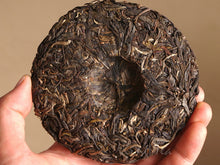 Load image into Gallery viewer, 【Free Shipping】2018 KingTeaMall Spring &quot;ZI QI&quot; Cake 100g Puerh GuShu Sheng Cha Raw Tea - King Tea Mall