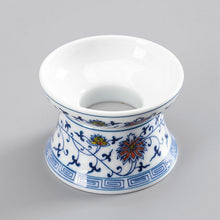 Load image into Gallery viewer, Gong Dao Bei &quot;Qing Hua Ci&quot; (Blue and White Porcelain) Twining Lotus Pattern - King Tea Mall