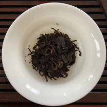 Cargar imagen en el visor de la galería, 2005 XingHai "Xing Hai Sheng Cha" (Banzhang Tea Area) Cake 357g Puerh Raw Tea Sheng Cha