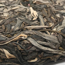 Load image into Gallery viewer, 2018 ChenShengHao &quot;Ba Wang Qing Bing&quot; (King Green Cake) 357g Puerh Raw Tea Sheng Cha - King Tea Mall