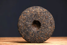 Load image into Gallery viewer, 2018 LaoTongZhi "9978" Cake 357g Puerh Ripe Tea Shou Cha - King Tea Mall