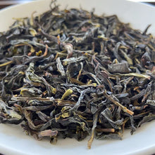 Load image into Gallery viewer, 2022 Spring FengHuang DanCong Light-Medium Roasted A Grade Oolong, Loose Leaf Tea