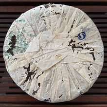 Charger l'image dans la galerie, 2006 FengQing "Mei Xie 50" (Guangdong Artists Association 50 Years) Cake 357g Puerh Raw Tea Sheng Cha