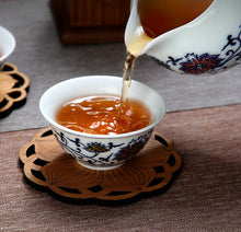 Load image into Gallery viewer, Gaiwan "Qing Hua Ci" (Blue and White Porcelain) Twining Lotus Pattern - King Tea Mall