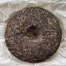 Load image into Gallery viewer, 2010 LiMing &quot;Yue Chen Yue Xiang&quot; (The Older The Better) Cake 357g Puerh Raw Tea Sheng Cha