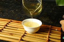 Load image into Gallery viewer, 2016 ChenShengHao "Chen Sheng Yi Hao" (No.1 Cake) 357g Puerh Raw Tea Sheng Cha - King Tea Mall