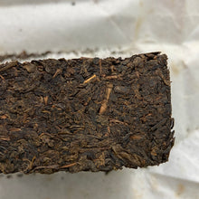 Charger l'image dans la galerie, 2015 JingWei Fu Tea "Jing Dian Fu Cha" (Classical Fu Tea) Brick 400g Dark Tea ShaanXi